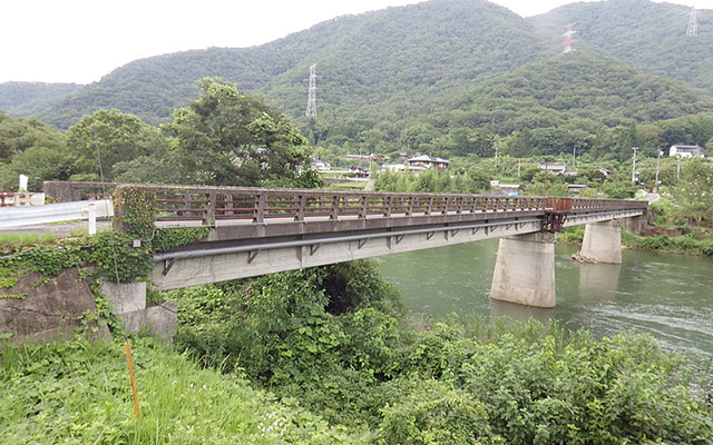 社会資本総合整備事業 肉谷歩道橋補修設計業務